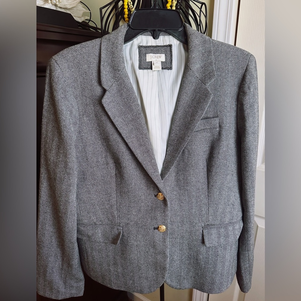 EARLY BLK FRIDAY SALE PRICE‼️🎁
J Crew Schoolboy Blazer